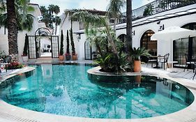 Elegance East Hotel